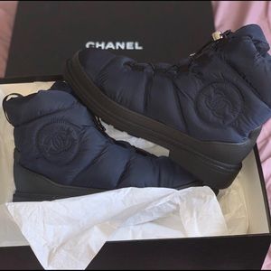 ! CHANEL ! Snow boots ❄️ ⛄️ 18k Original 💯% NEW!